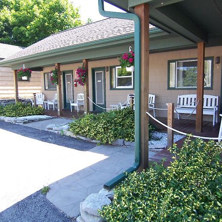 Wooden Boat Inn Clayton Bagian luar foto