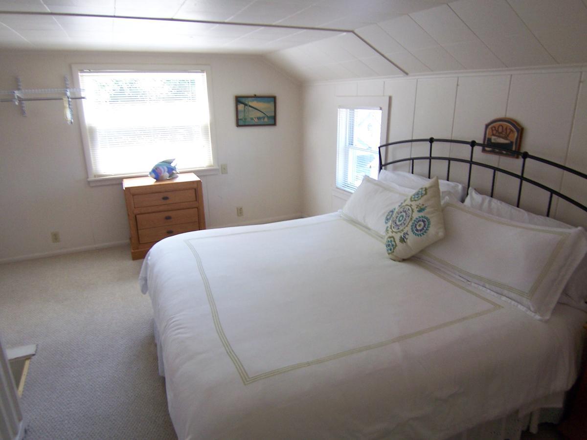 Wooden Boat Inn Clayton Bagian luar foto
