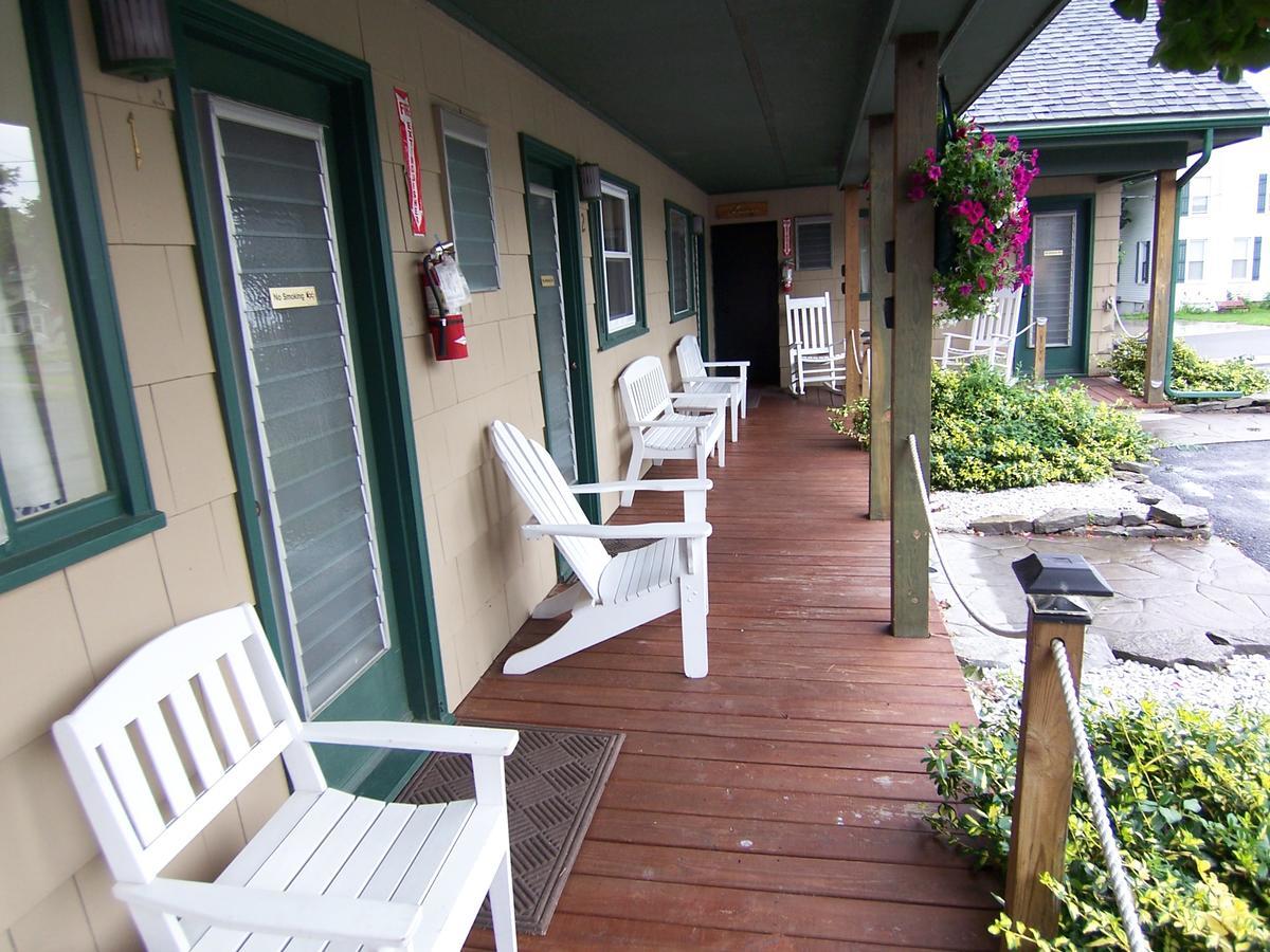 Wooden Boat Inn Clayton Bagian luar foto