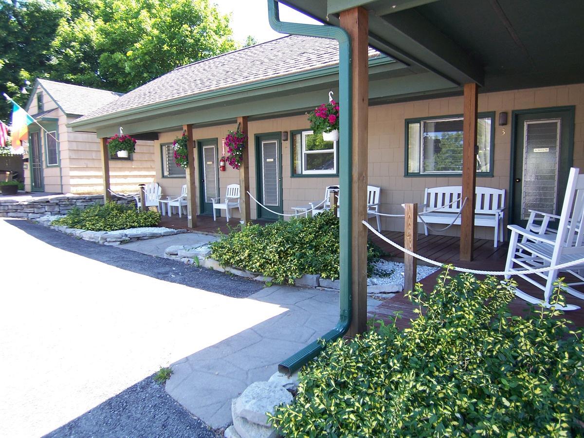 Wooden Boat Inn Clayton Bagian luar foto