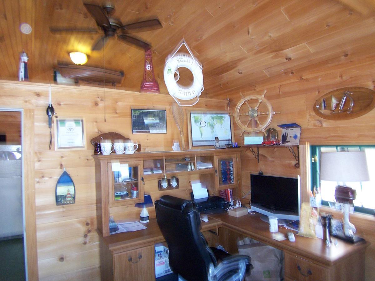 Wooden Boat Inn Clayton Bagian luar foto