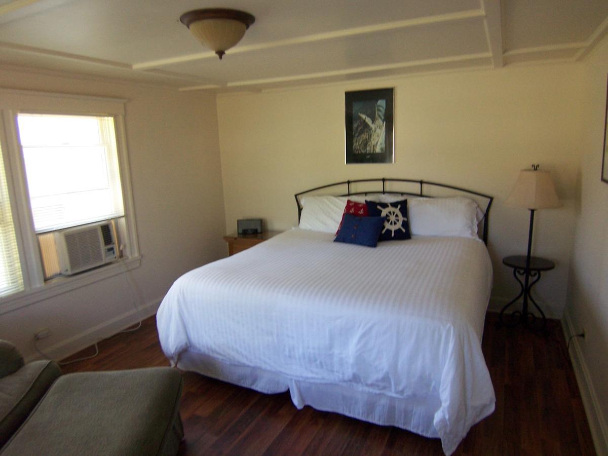 Wooden Boat Inn Clayton Bagian luar foto